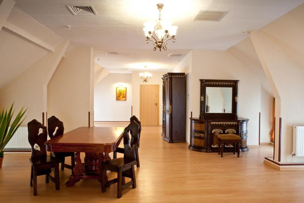 Hotel Complex Verhovina Kijów Pokój zdjęcie